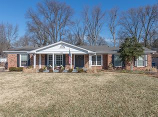 425 Tamarack Dr, Ballwin, MO 63011