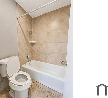 8603 Leyland — Photo 13