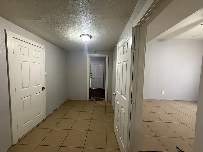 351 W Cortez Ave — Photo 12