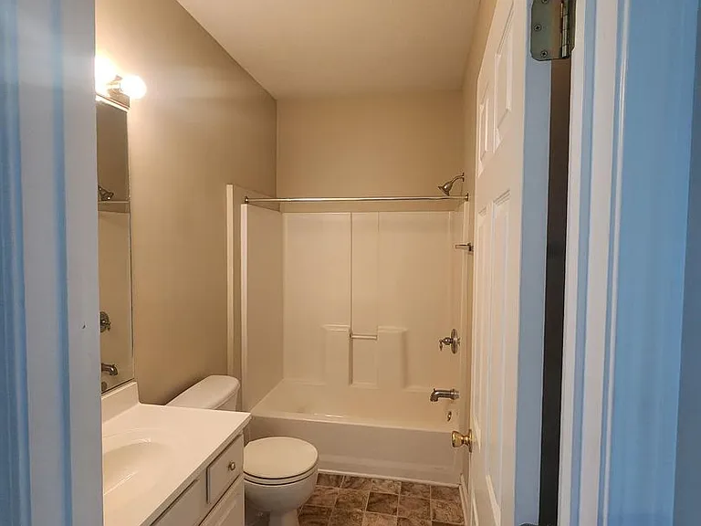 140 Wexford Dr #202 — Photo 5
