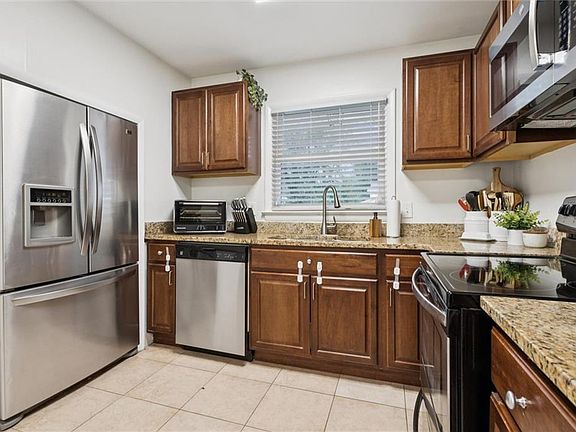 3rd image of 179 Bret Harte Dr