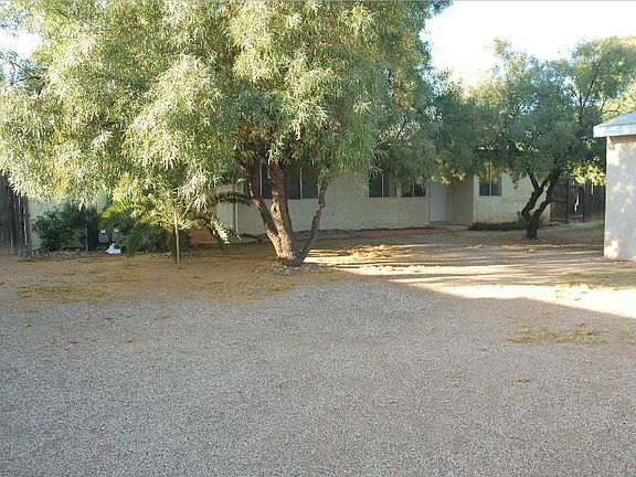 5th image of 2631 N Haskell Dr APT 4
