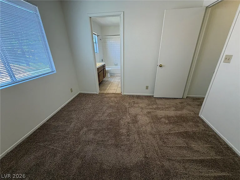 9509 Swan Bay Dr — Photo 32