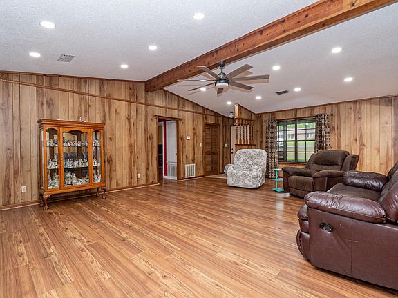 4th image of 322 Evans Dr