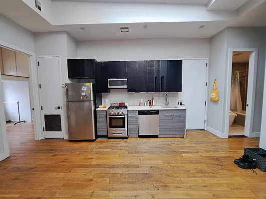 Rented by Friedman Mayer, LREB | media 23