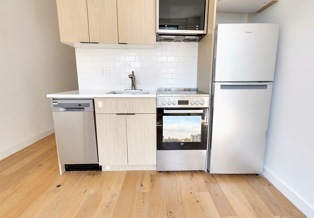 740 West End Avenue — Photo 2