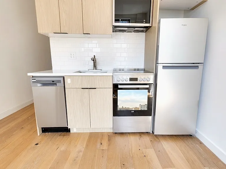 740 W End Ave #115X — Photo 2