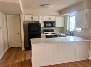 1355 Rio Rancho Dr SE APT B, Rio Rancho, NM 87124