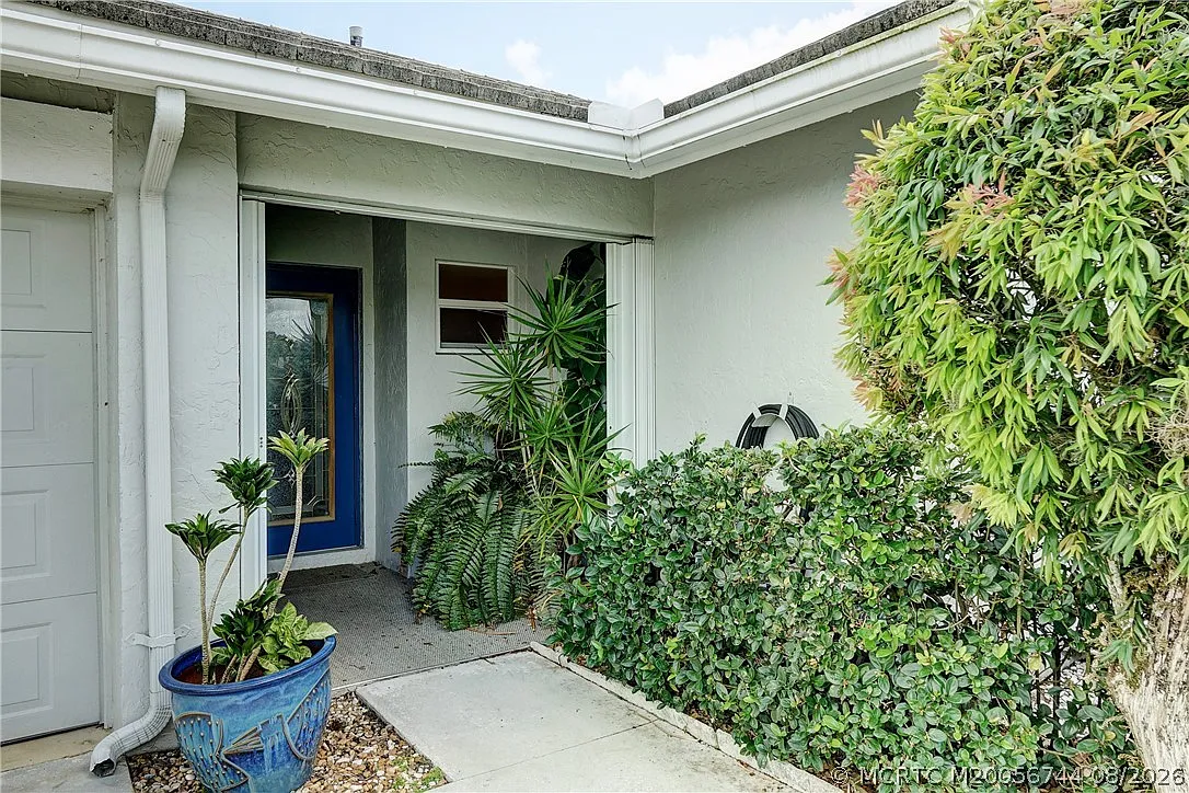 3 bed, 2.0 bath, 1346 sqft, $2,500 — Photo 2
