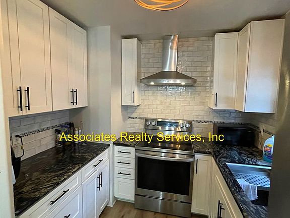 2nd image of 4608 SE 1st Pl