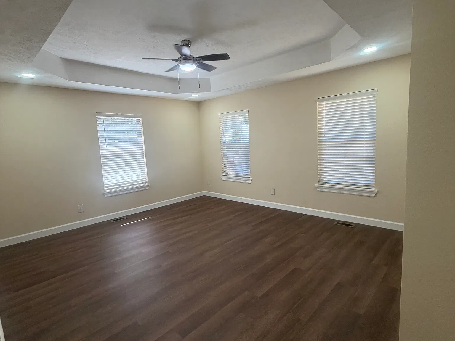 3 bed, 2088 sqft, $1,750 — Photo 3
