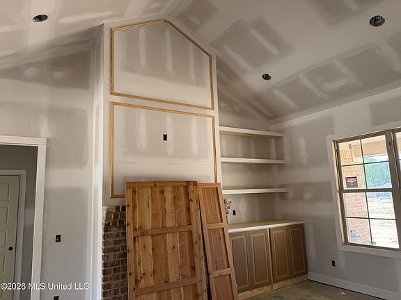 3rd image of 718 Celadon St