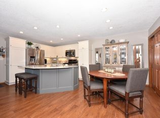 15710 W Ridge Rd #B, New Berlin, WI 53151