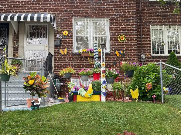 2825 Benson St, Camden, NJ 08105