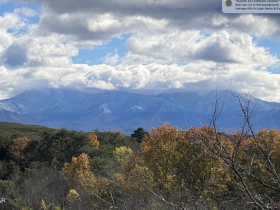 2nd image of 1540 Rainbow Ridge Way