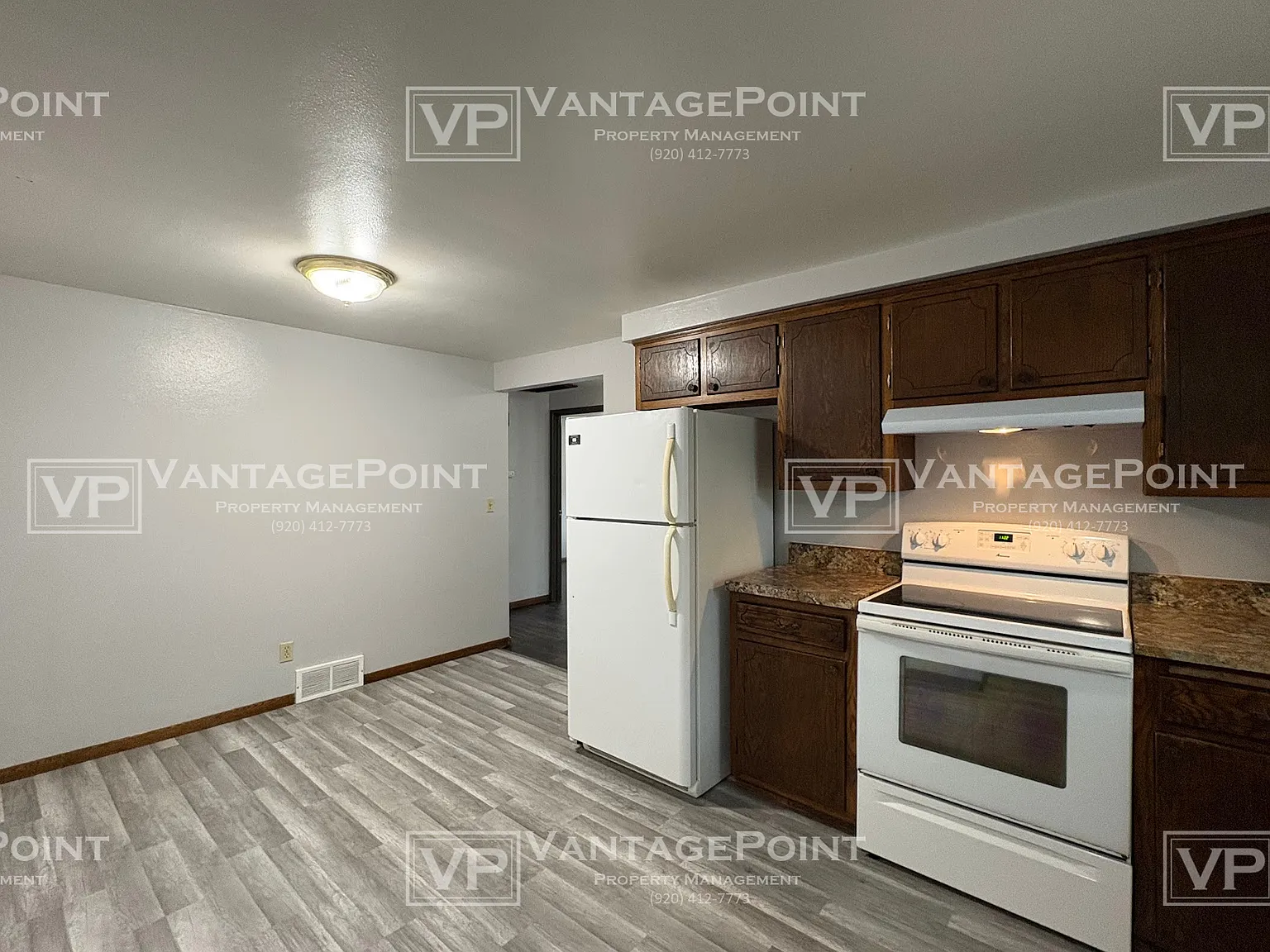1521 - 1523 Ridgeway Drive - 1521 — Photo 2