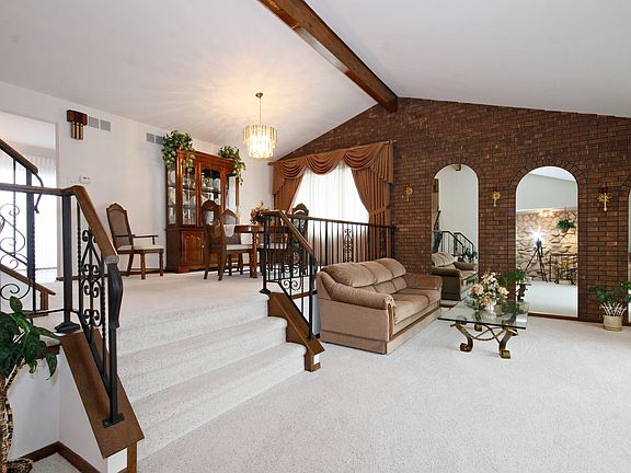 4th image of 13805 Tamarack Ln
