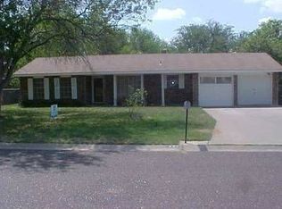 421 Surrey Rd, Laredo, TX 78041