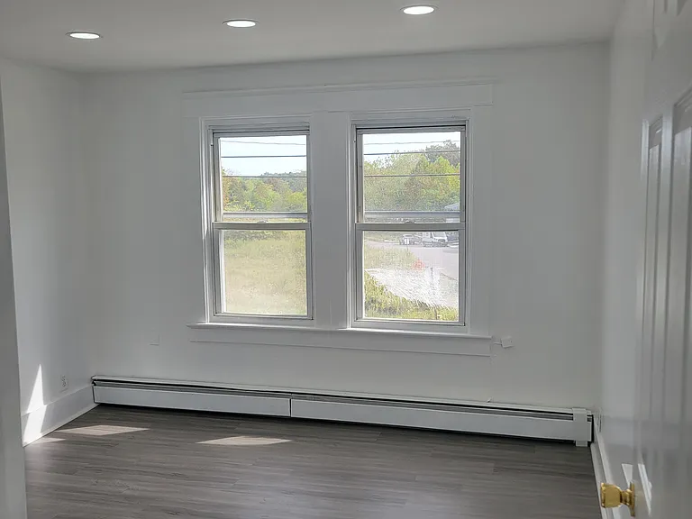 26 Winterton Rd #4B — Photo 4