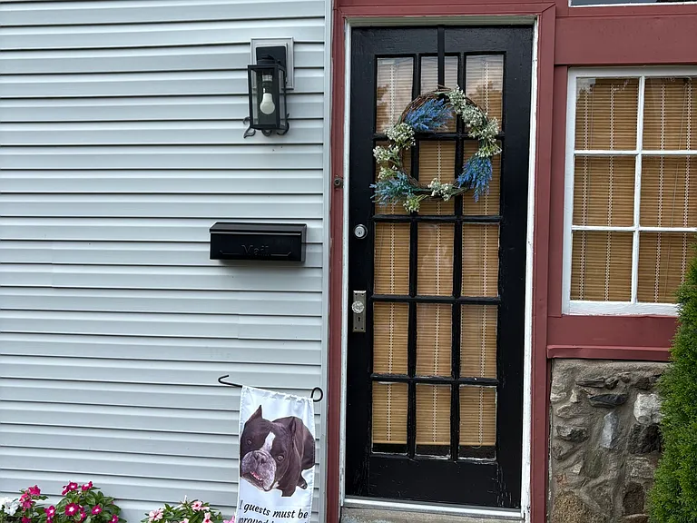 205 Pennsylvania Ave — Photo 2