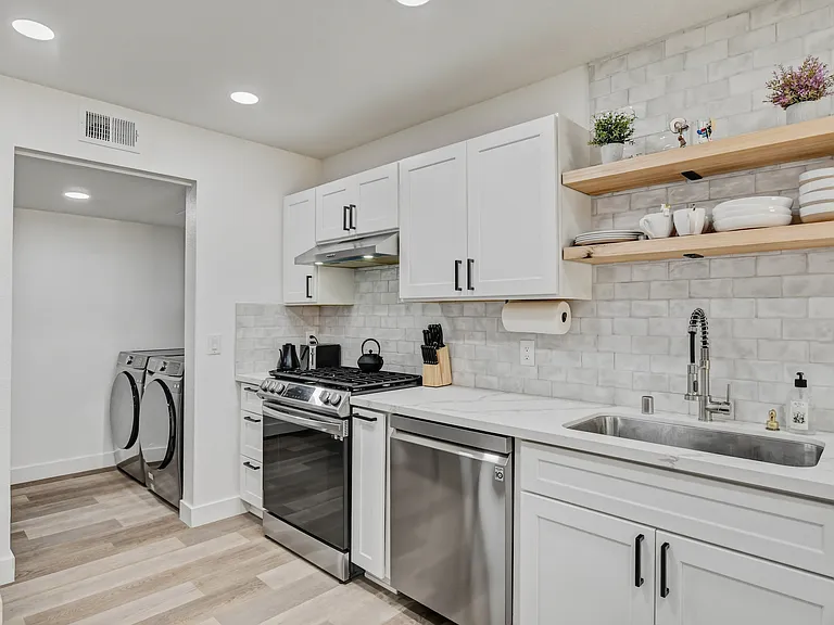 7987 Dorinda Ave — Photo 15