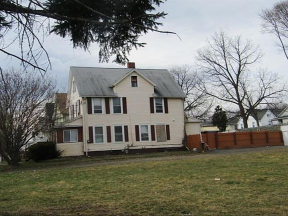 3rd image of 7 Custer Ave