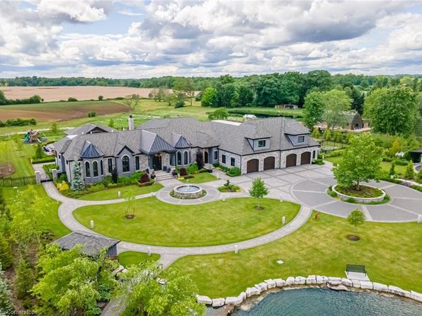 1272 Fiddlers Green Rd, Hamilton, ON L9G 3L1