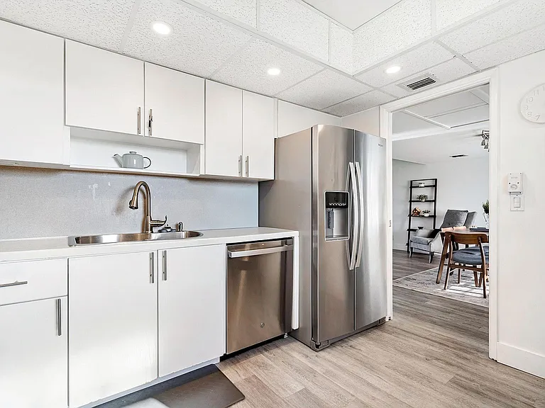 3900 Oaks Clubhouse Dr — Photo 10