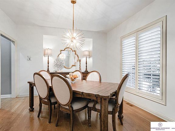 3rd image of 19269 Williams St