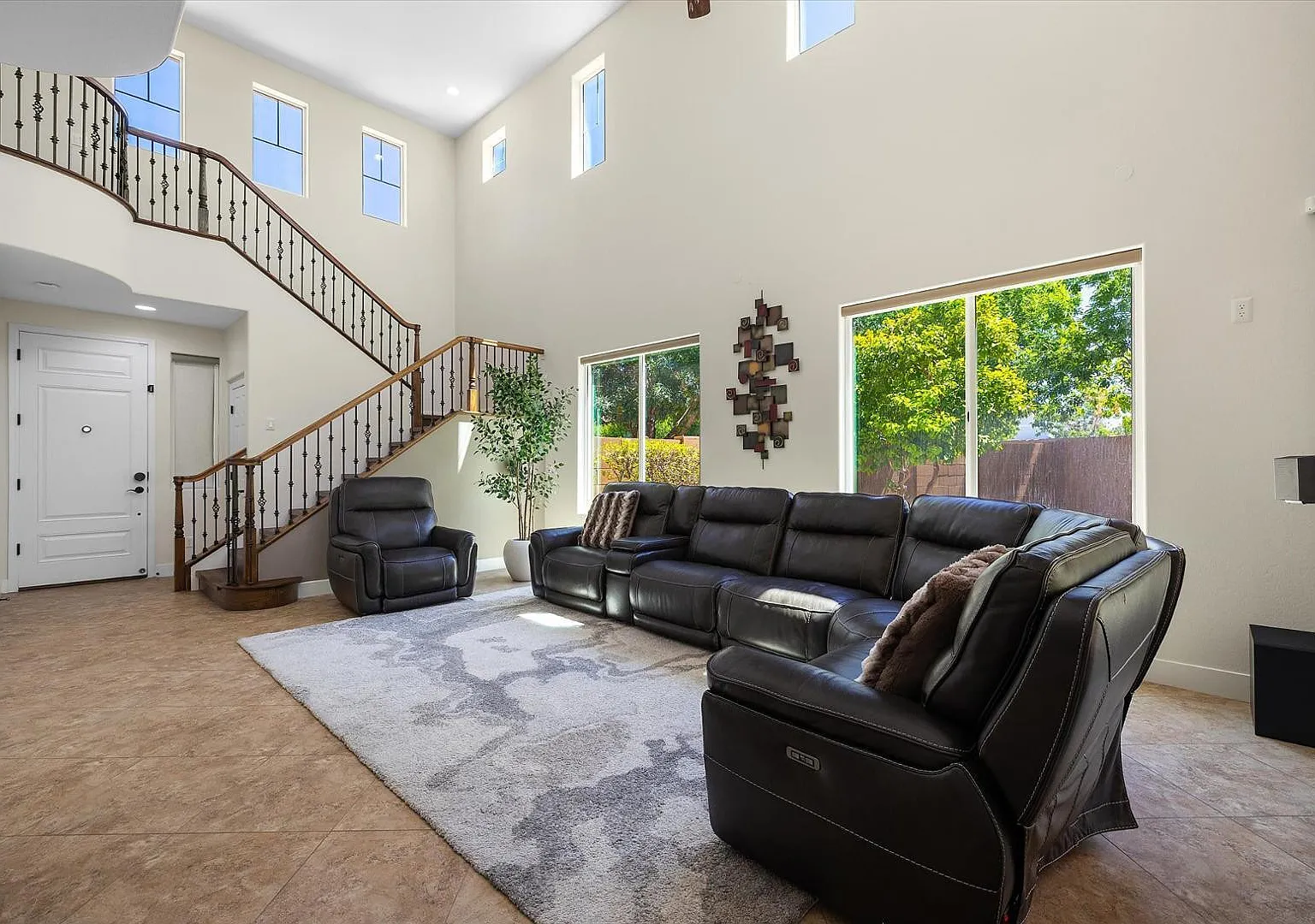 3 bed, 2.5 bath, 1880 sqft, $4,500 — Photo 4