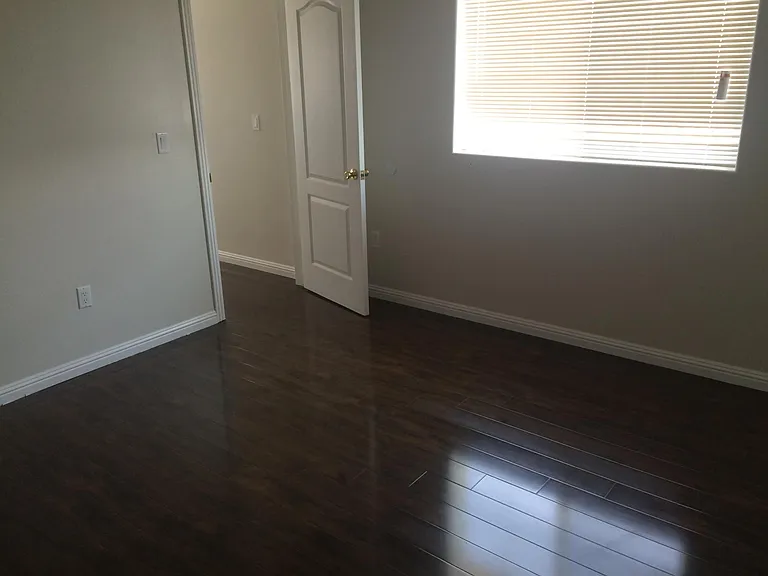628 W 84th St — Photo 10