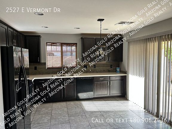 4th image of 2527 E Vermont Dr