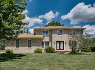 2356 Claymont Dr, Troy, MI