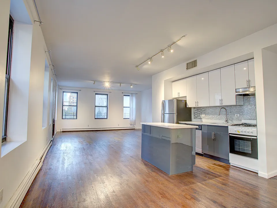 168 E 66th St #3