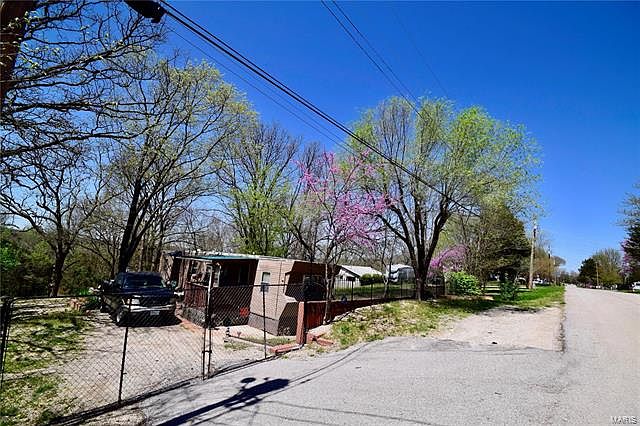 2nd image of 12230 Pleasant Heights Dr
