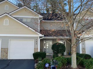 122 Ewarts Pond Rd, Hendersonville, NC 28739