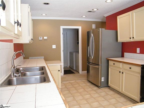3rd image of 301 Pebble Creek Dr