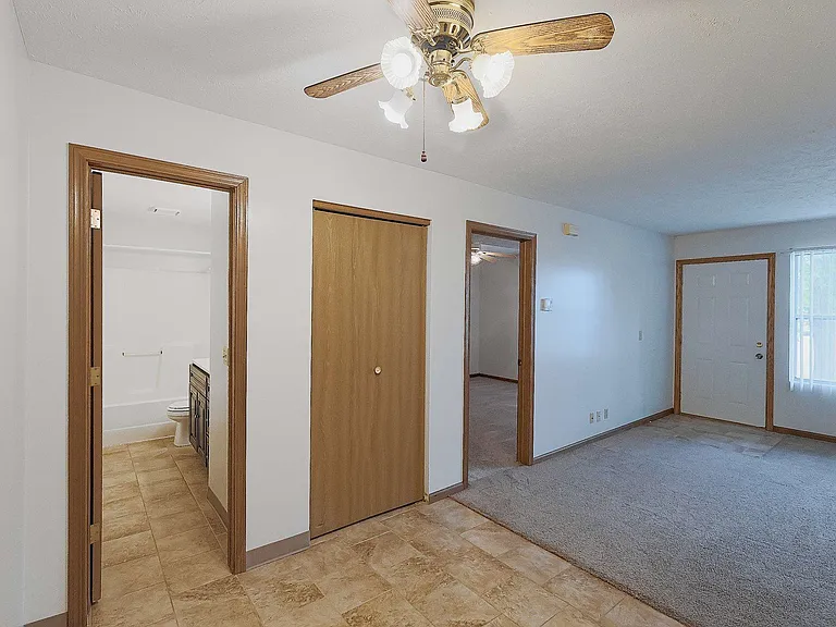2221 S Street — Photo 12