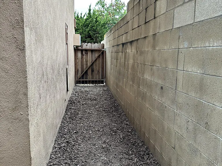 160 N Fonda St #2 — Photo 3