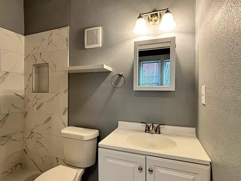1509 E Yandell Dr #A — Photo 13