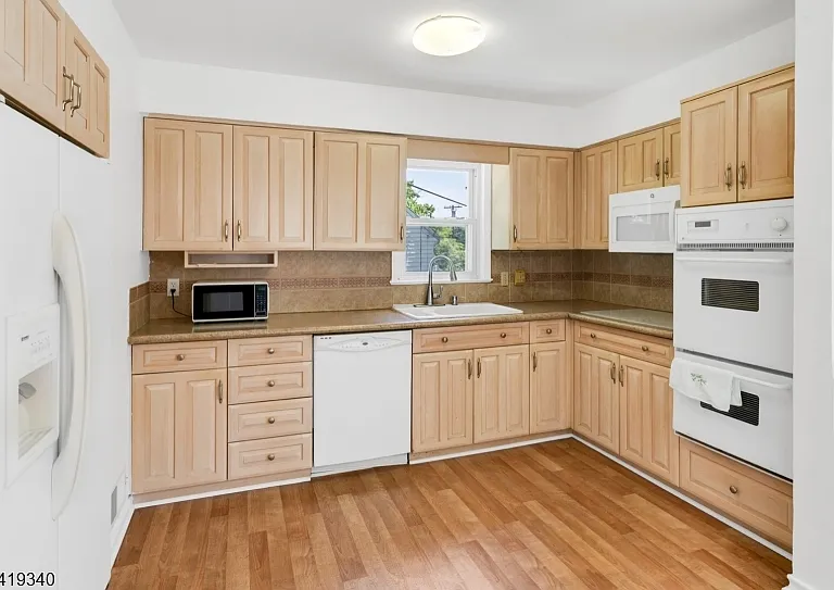 80 White Meadow Rd — Photo 10