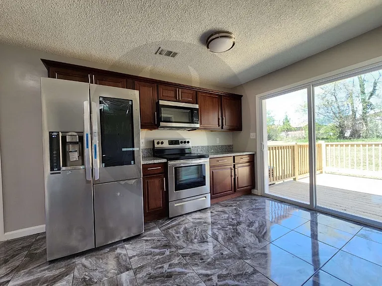 2602 Lake Harbin Rd — Photo 9