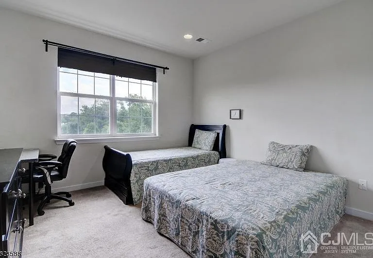 331 Pond Ln — Photo 20