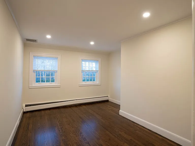 40 Puddingstone Ln #1B — Photo 12