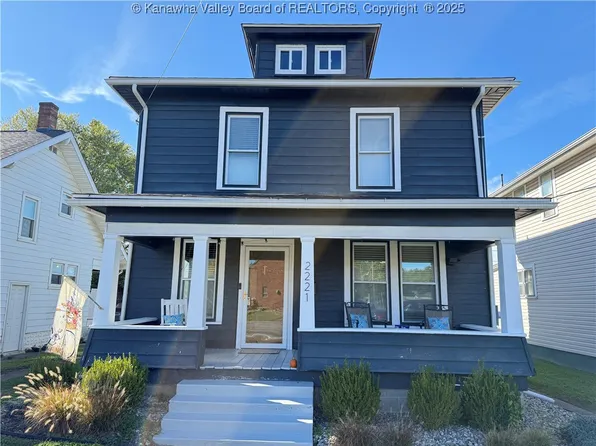2221 Jackson Ave, Point Pleasant, WV 25550