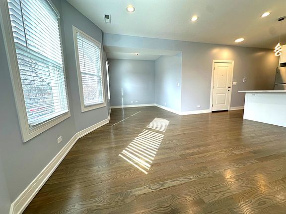 4th image of 5052 W Sunnyside Ave #2