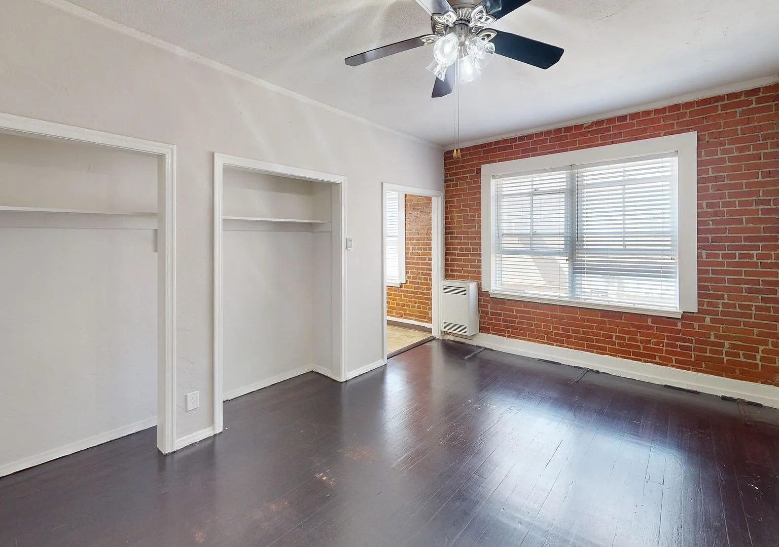 St. Andrews Apts...Charming Apartments...1920's Classic Brick..Newly Remodeled Building! CALL NOW! — Photo 4