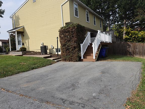 3rd image of 447 Heather Ridge Dr