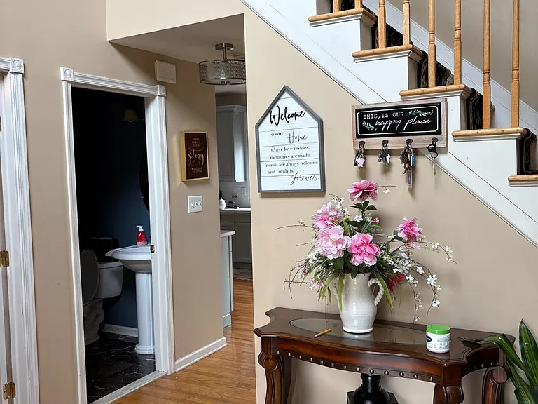 1 Harmony Ln — Photo 2