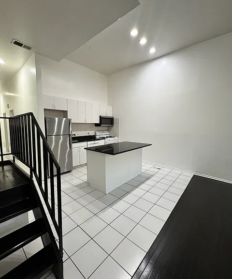 1459 W Lexington St #1W — Photo 4